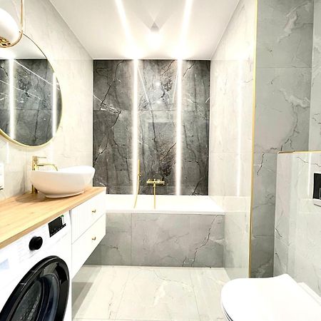 3 Bedrooms Premium Bella Blue For 8 Guests With Ac And Free Out Side Parking Rzeszów Buitenkant foto